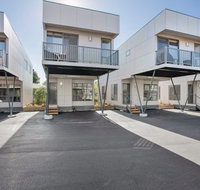 Discovery Parks - Melbourne - Accommodation Main Beach