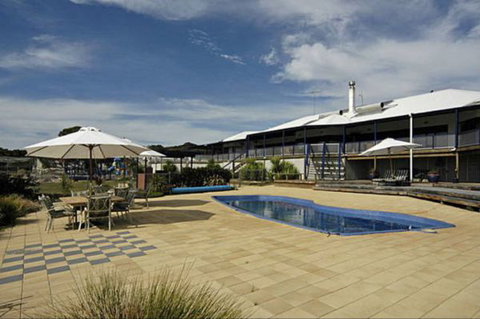 Doyle's On The Bay - Accommodation Main Beach 2