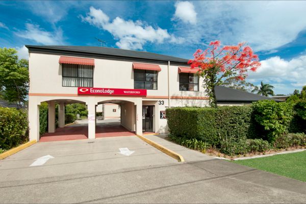 Waterford West QLD Accommodation Main Beach
