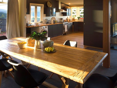 Frenchman's River - The Helmsman's House - Accommodation Main Beach 4