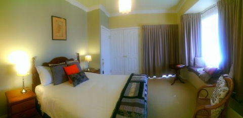 Grovely House Bed And Breakfast - Accommodation Main Beach 8