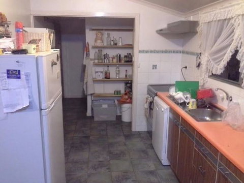 Great Grandpa Henry Retreat - Accommodation Main Beach 5