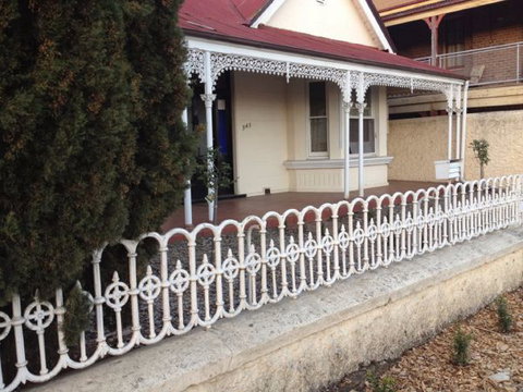 Heggaton ArtHouse Apartments - Accommodation Main Beach 0