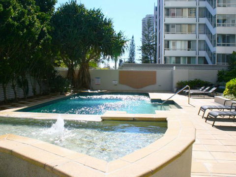 Indigo Blue Beachfront Holiday Apartments - Accommodation Main Beach 2