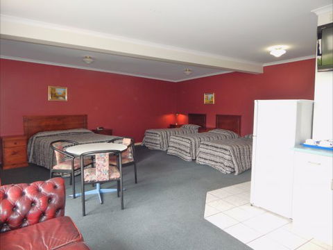 Jacksons Motor Inn - Accommodation Main Beach 5