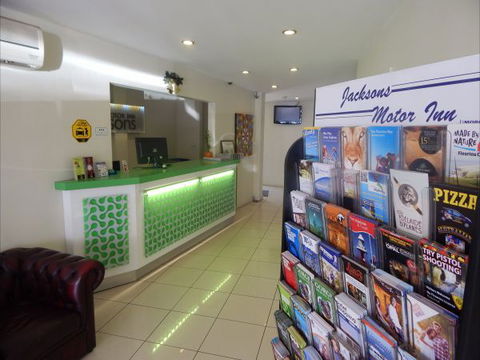 Jacksons Motor Inn - Accommodation Main Beach 7