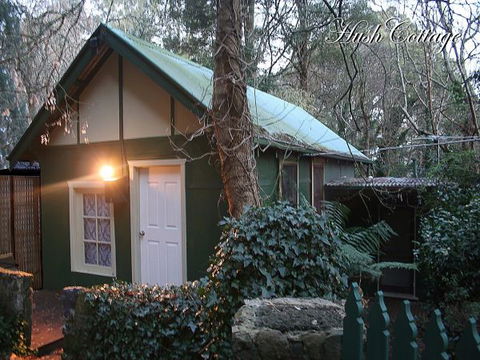 Lotus Lodges: Hush Cottage & Charmed Cabin - Accommodation Main Beach 0