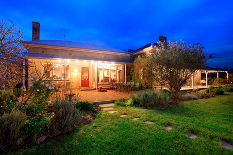 Lochinver Farm Homestead And Cottages - Accommodation Main Beach 1