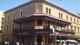 Austral Hotel - Accommodation Main Beach 1