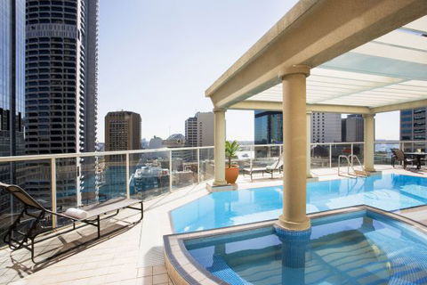 Mantra 2 Bond Street - Accommodation Main Beach 0