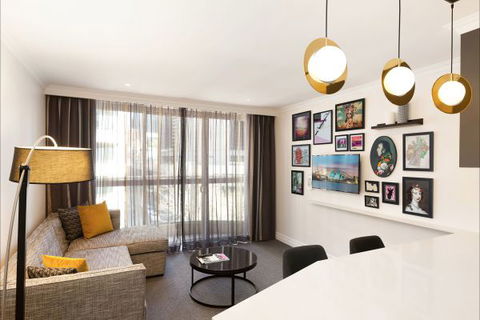 Mantra 2 Bond Street - Accommodation Main Beach 5