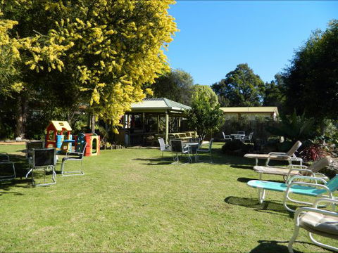 Melaleuca Grove Holiday Units & Motor Inn - Accommodation Main Beach 0