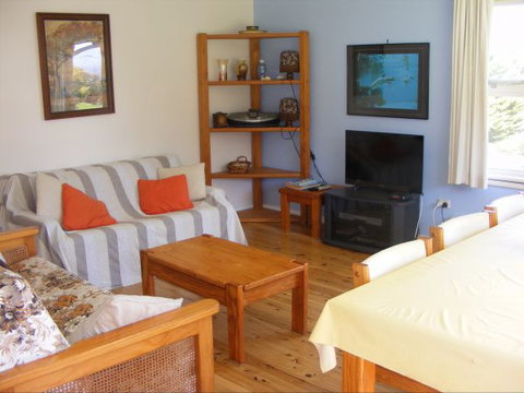 Mountain View - Accommodation Main Beach 1