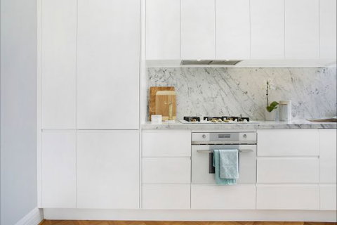 New Beach Apartment - Accommodation Main Beach 6