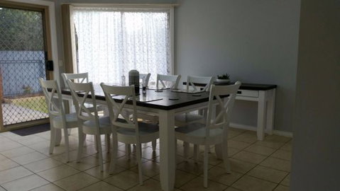 Numurkah Self Contained Apartments - Accommodation Main Beach 6