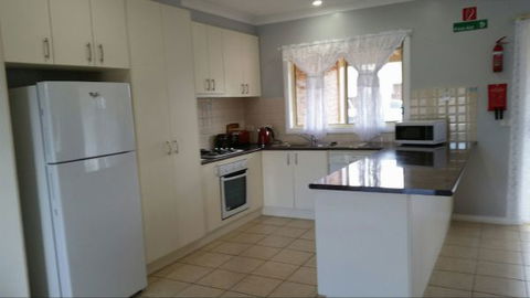 Numurkah Apartments - The Miekleljohn - Accommodation Main Beach 2