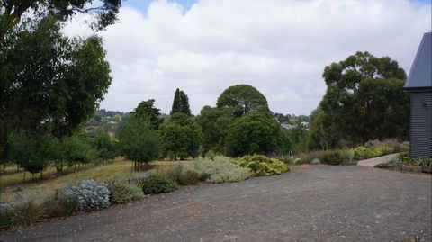 Oakhill Cottage - Accommodation Main Beach 8