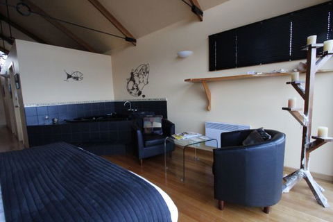 Ocean Inlet - Accommodation Main Beach 3