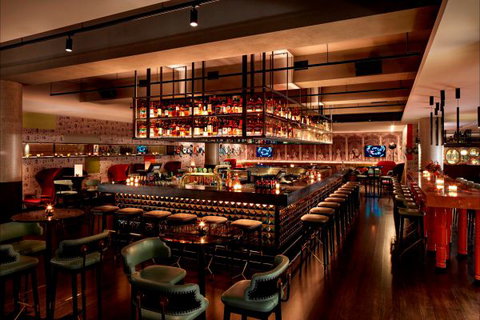 QT Melbourne - Accommodation Main Beach 2