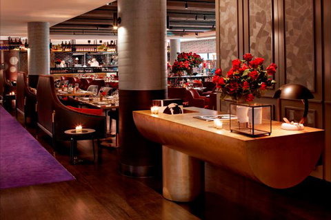 QT Melbourne - Accommodation Main Beach 3