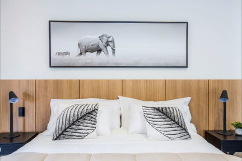 The Villas - Accommodation Main Beach 5