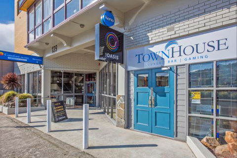 TownHouse Hotel Burnie - Accommodation Main Beach 0