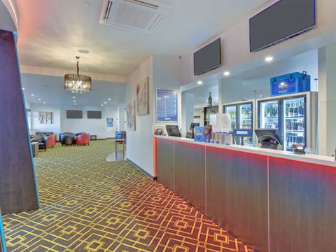 TownHouse Hotel Burnie - Accommodation Main Beach 3