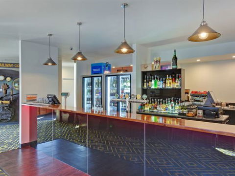 TownHouse Hotel Burnie - Accommodation Main Beach 5