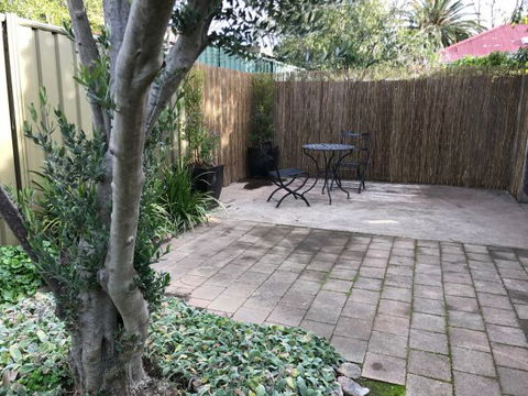 Townhouse On Deas - Accommodation Main Beach 1