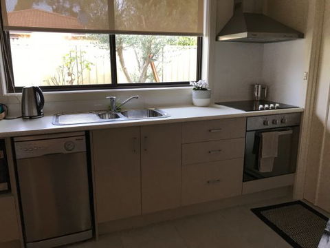 Townhouse On Deas - Accommodation Main Beach 5