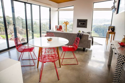 Vivere Retreat - Accommodation Main Beach 7