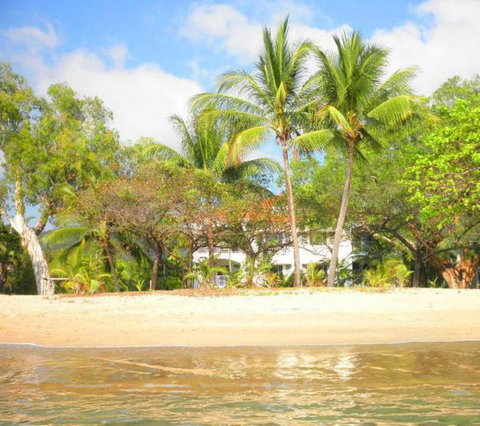 Villa Beach - Accommodation Main Beach 1