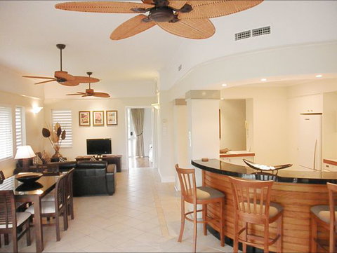 Villa Beach - Accommodation Main Beach 6