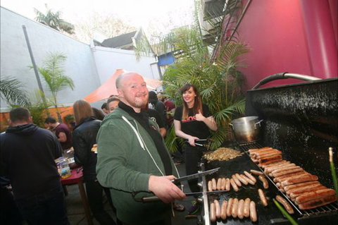 Zing! Backpackers Hostel - Accommodation Main Beach 6