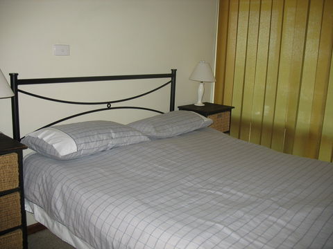 100 Gold Coast Drive, Carrickalinga - Accommodation Main Beach 5