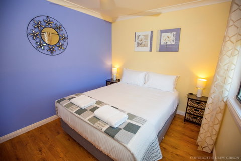 Dell-Lee Cottage - Accommodation Main Beach 2