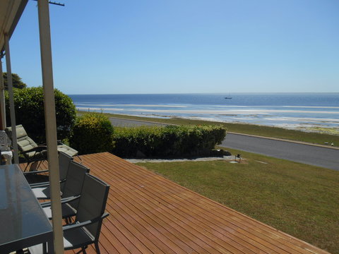 Edith's - Accommodation Main Beach 0