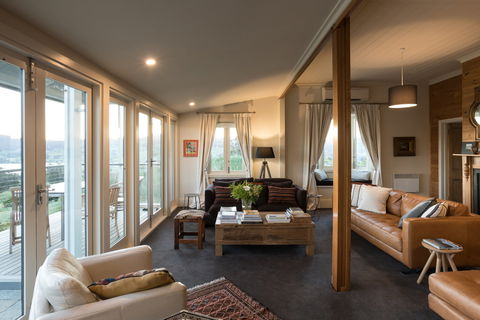 Frenchman's River - The Helmsman's House - Accommodation Main Beach 5