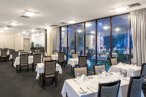 Garden City Hotel, BW Signature Collection - Accommodation Main Beach 4