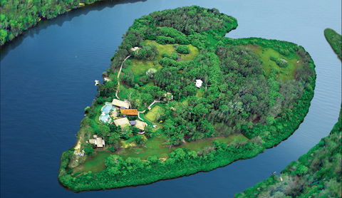 Makepeace Island - Sir Richard Branson's Australian Home - Accommodation Main Beach 6