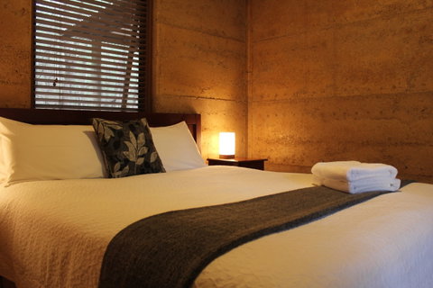 Marima Cottages - Accommodation Main Beach 0