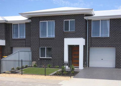 Oaklands Junction - Accommodation Main Beach 0