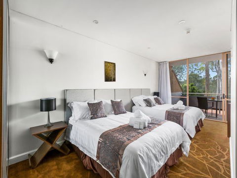 Ramada Resort Kooralbyn Valley - Accommodation Main Beach 3