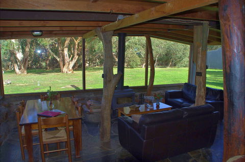 Southern Ocean Retreats - Goondooloo Cottage - Accommodation Main Beach 7