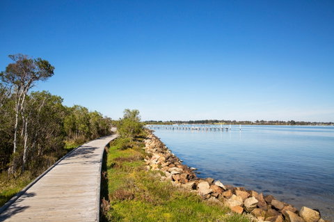 Swan Cove On Raymond Island - Accommodation Main Beach 4