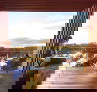 The Frames - Luxury Riverland Accommodation - Accommodation Main Beach