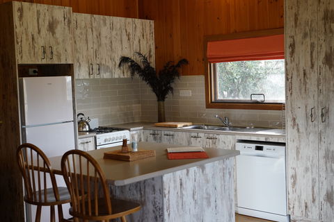 Tiandi Wildlife Sanctuary Farm Stay - Jambalaya Cottage - Accommodation Main Beach 3