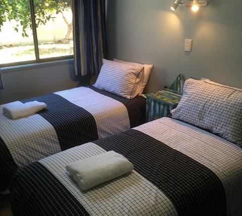 Tin Shack - Accommodation Main Beach 0