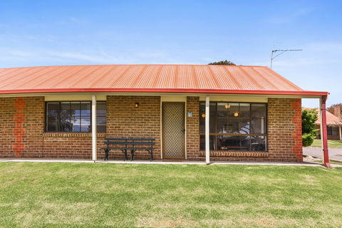 Unit 3, 5-/ Surf Avenue, Carrickalinga - Accommodation Main Beach 6