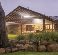 WA HomeStay - Accommodation Main Beach